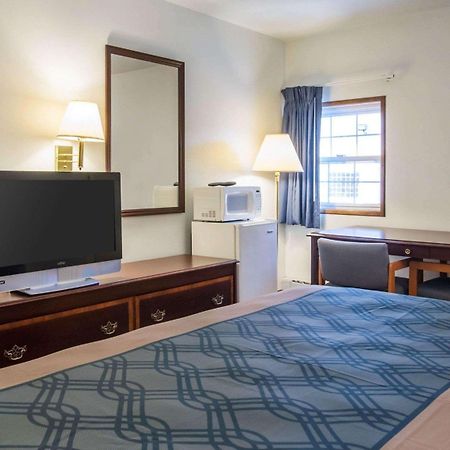 Econo Lodge St Albans Town سانت ألبانز المظهر الخارجي الصورة