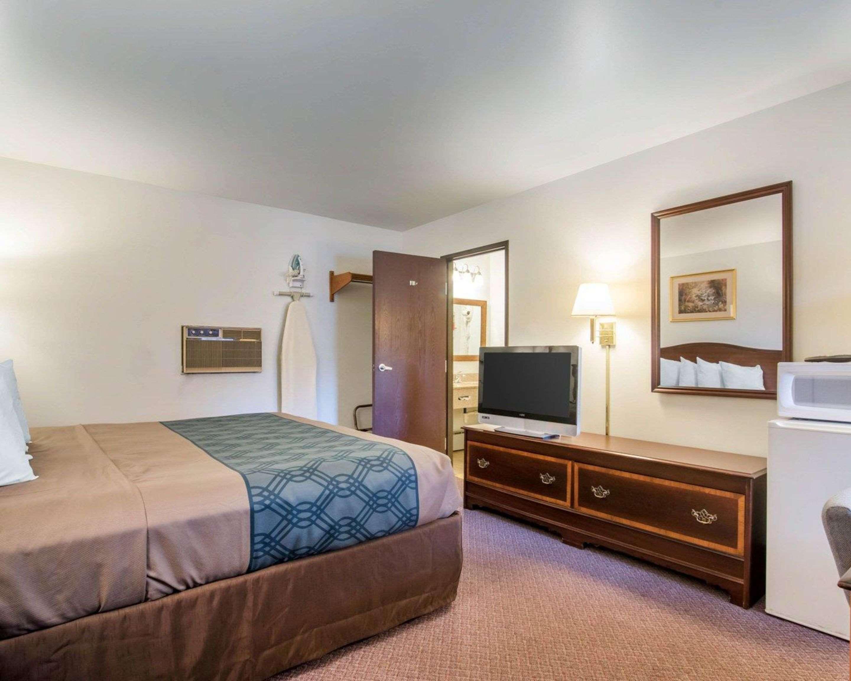 Econo Lodge St Albans Town سانت ألبانز المظهر الخارجي الصورة
