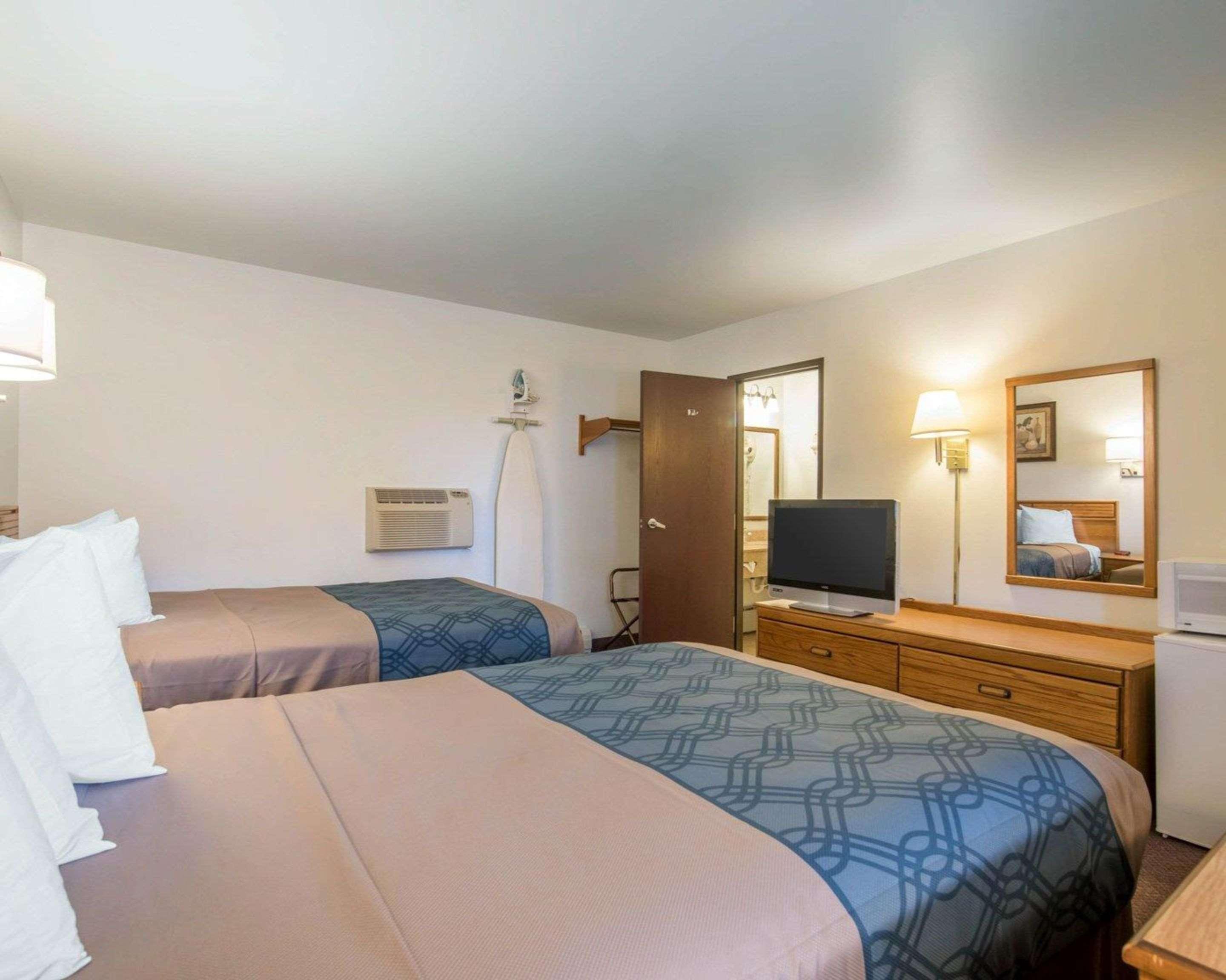 Econo Lodge St Albans Town سانت ألبانز المظهر الخارجي الصورة