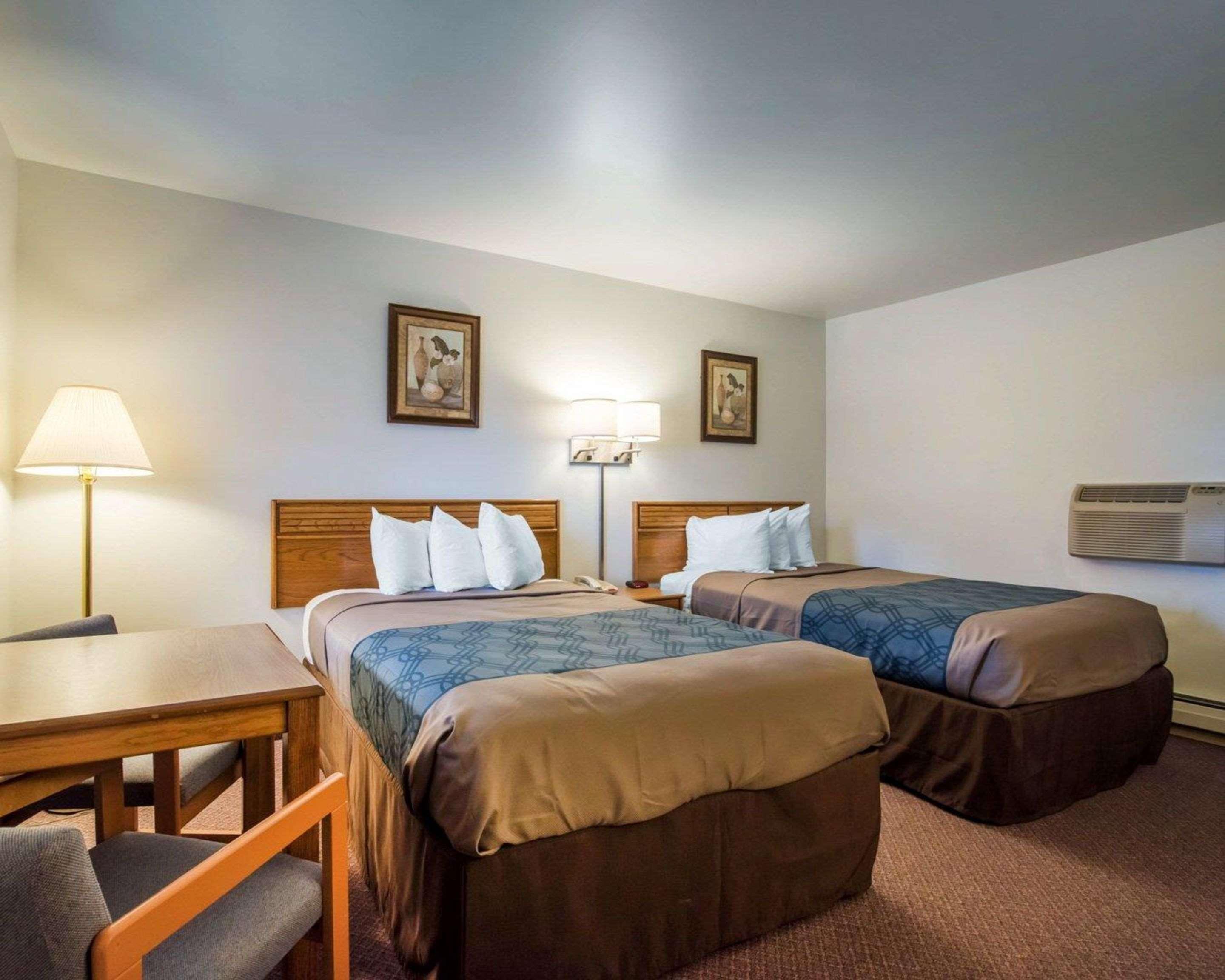 Econo Lodge St Albans Town سانت ألبانز المظهر الخارجي الصورة