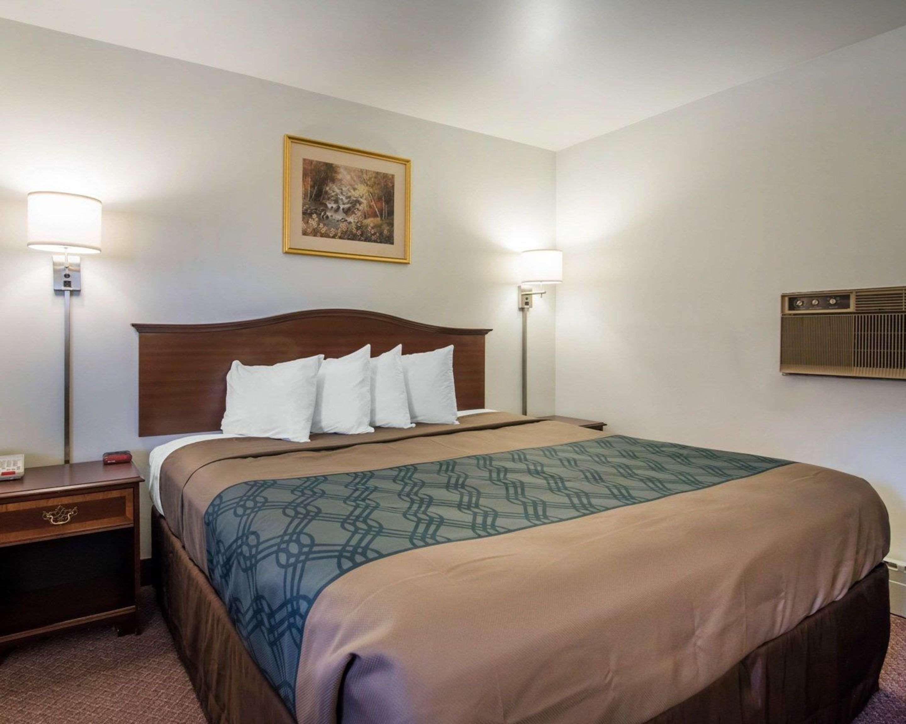 Econo Lodge St Albans Town سانت ألبانز المظهر الخارجي الصورة