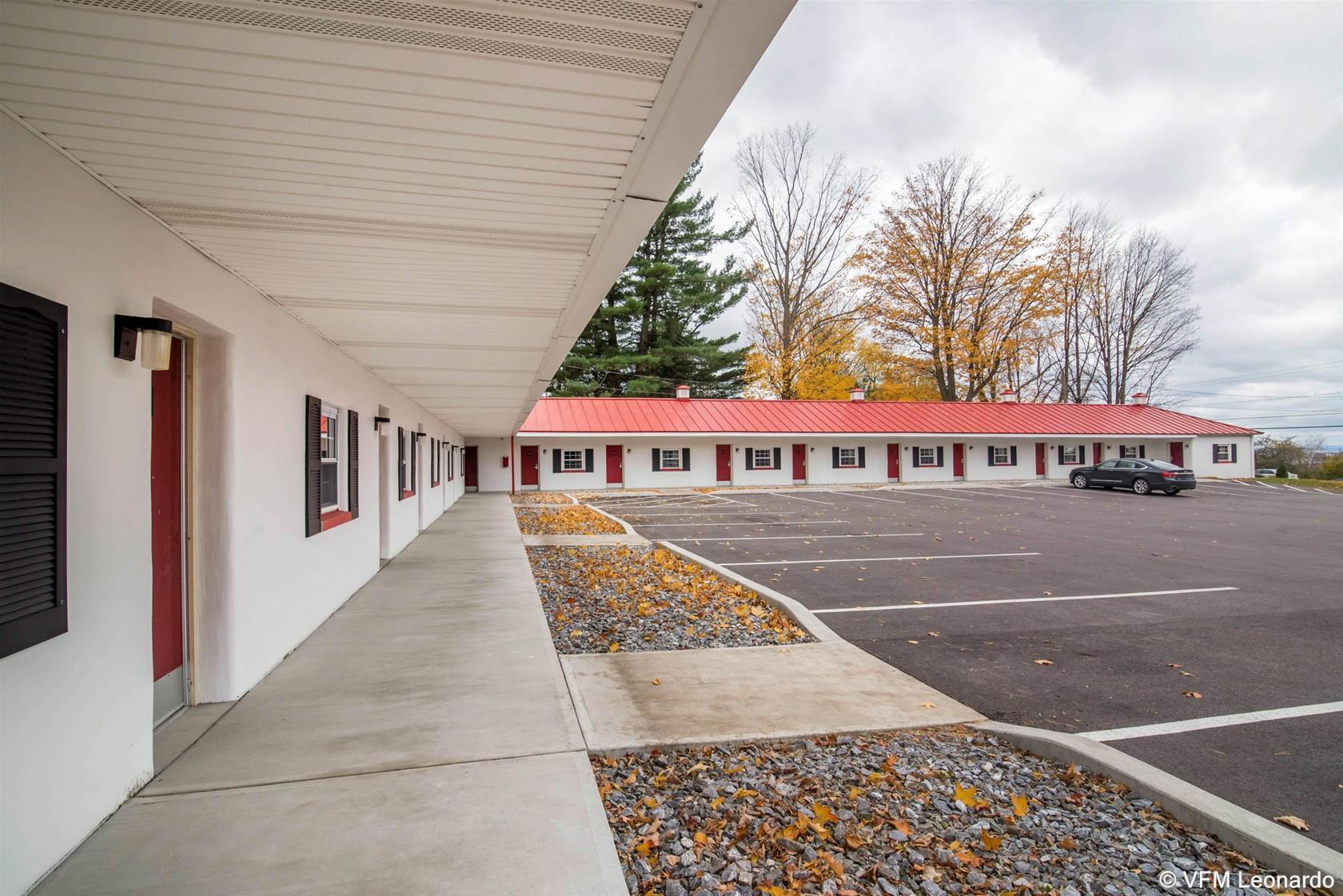 Econo Lodge St Albans Town سانت ألبانز المظهر الخارجي الصورة