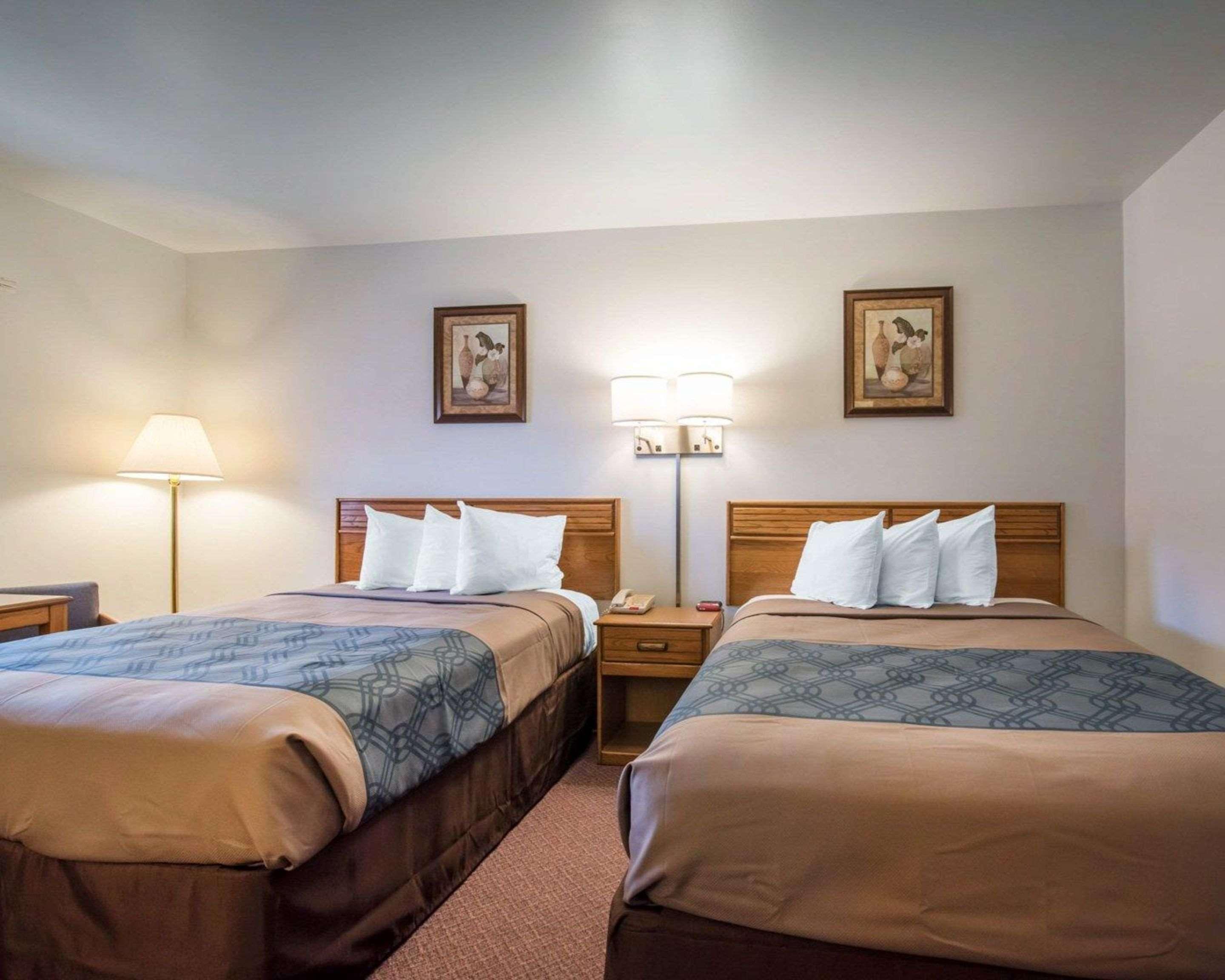 Econo Lodge St Albans Town سانت ألبانز المظهر الخارجي الصورة