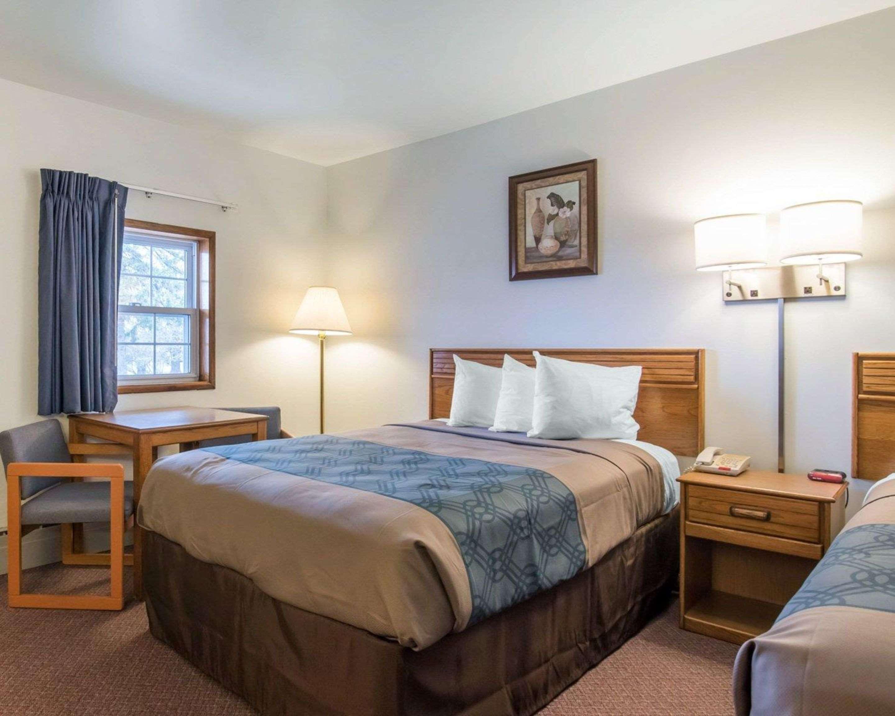 Econo Lodge St Albans Town سانت ألبانز المظهر الخارجي الصورة